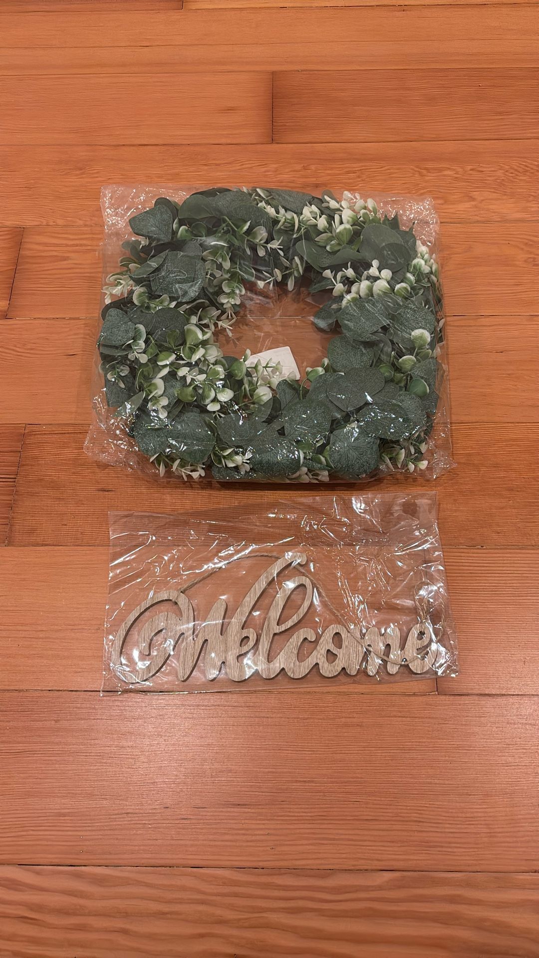 Wreath & Welcome Sign 