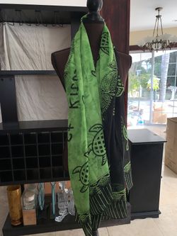 Beautiful black and green turtle shawl
