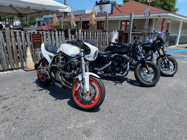 2000 Buell X1 lightning millennium