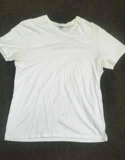 Men's Mossimo v neck T-shirt