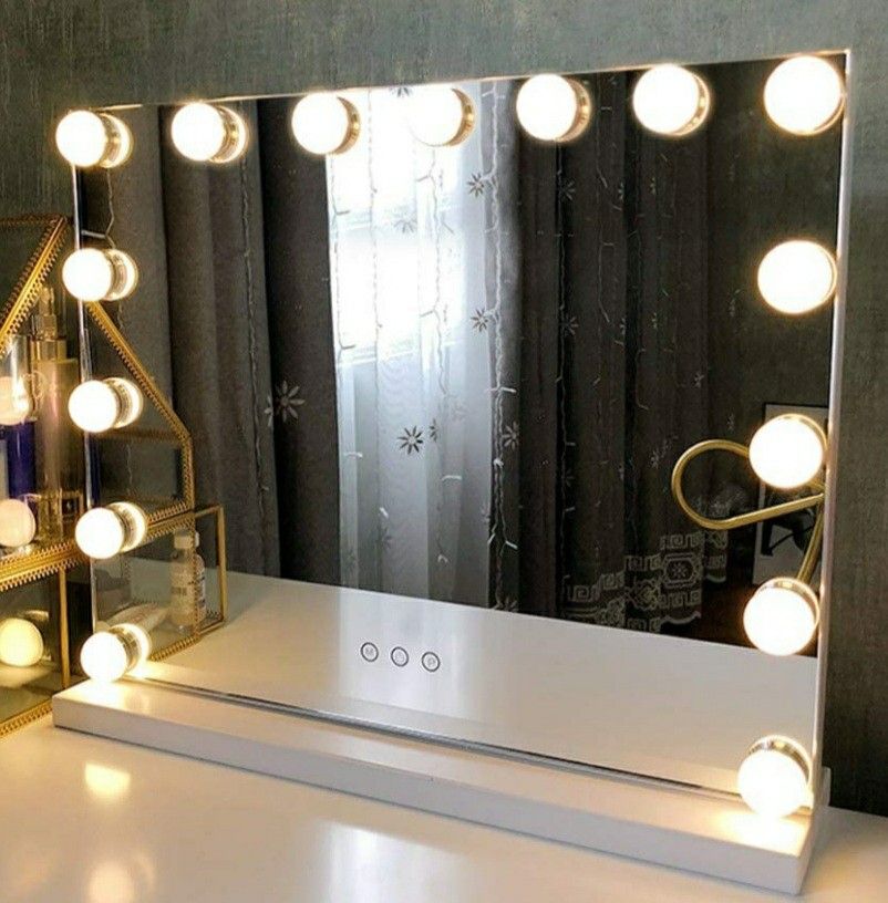 Beautiful Vanity Mirror (FIRST COME FIRST SERVE, Price is firm, NO HOLDS)