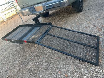 Hitch mounted cargo carrier