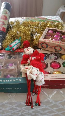 Asst.xmas items,4 gold garland 3 box vintage bulbs,vintage knitted ornaments and more