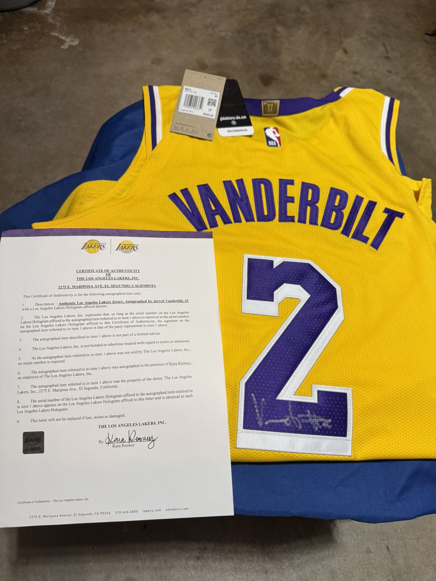 Lakers Vanderbilt Singed Jersey COA
