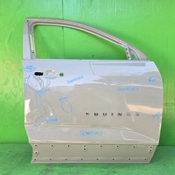 EQUINOX 2025 PASSENGER FRONT DOOR OEM