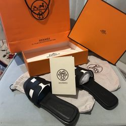 Black Herme’s Women Leather Sandals size 8 