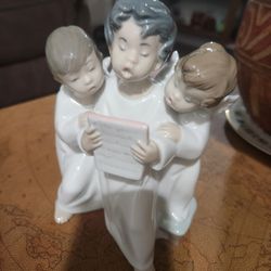 Figure Angels singing... Mark Lladro 