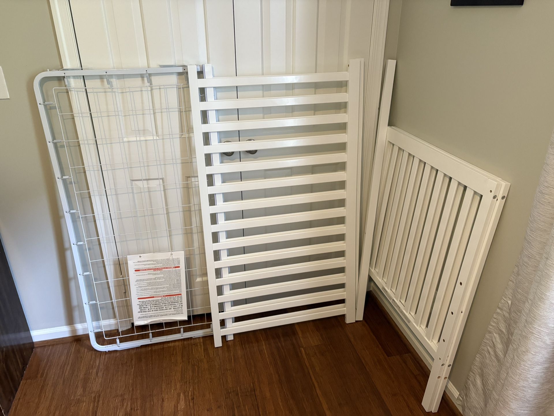 Convertible Crib (white/adjustable)