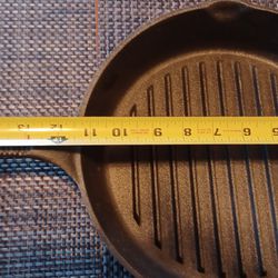 Home Essential Cast Iron 11 1/2" Fry Pan