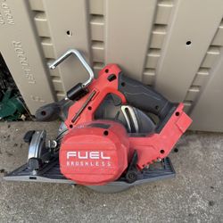 Milwaukee M18 7-1/4” Circular Saw Right Handed 