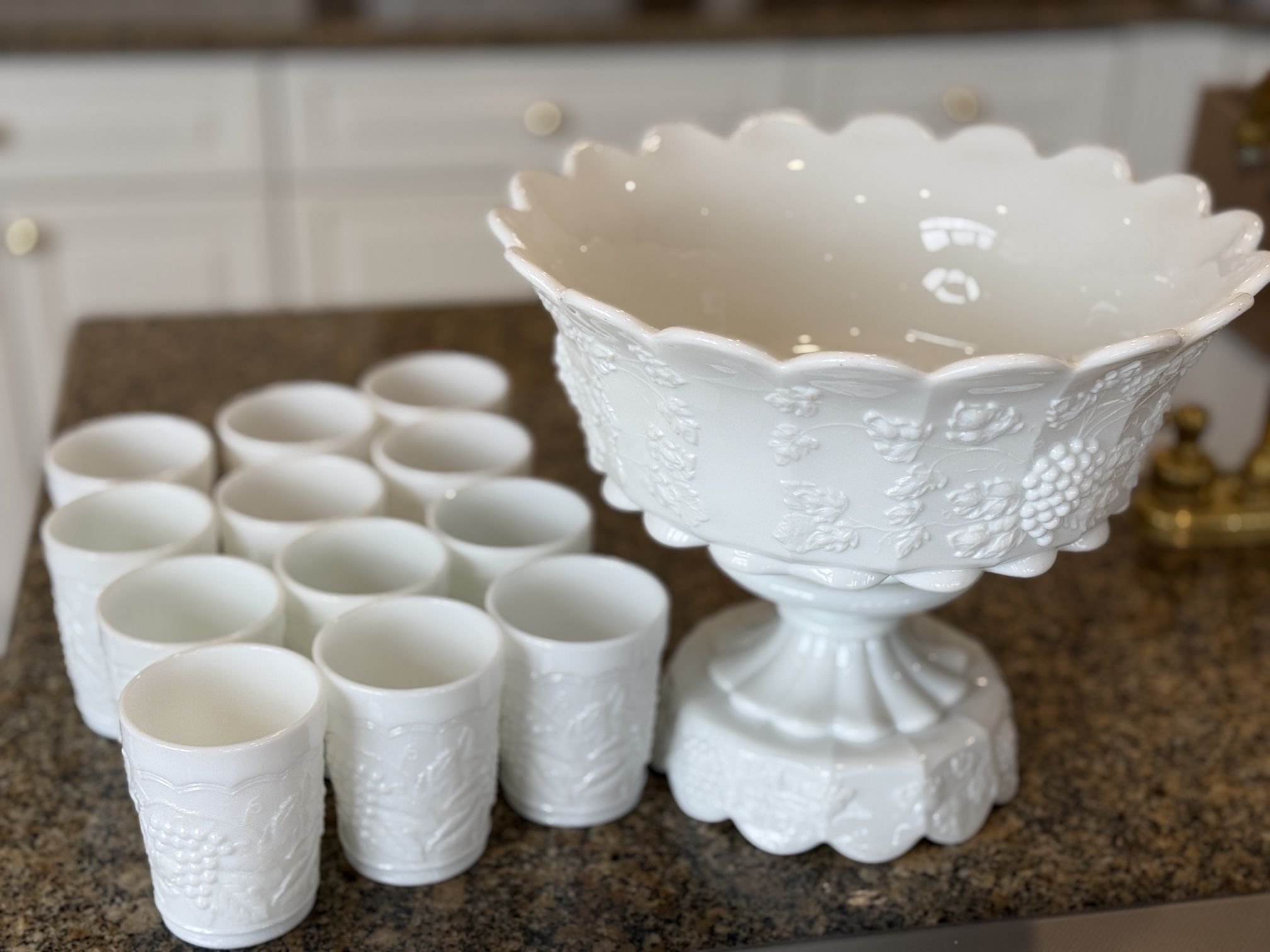Rare Beautiful Vintage Punch Bowl Set