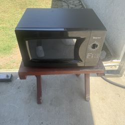Counter Microwave 
