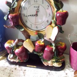 Collectible Decorated Room Clock