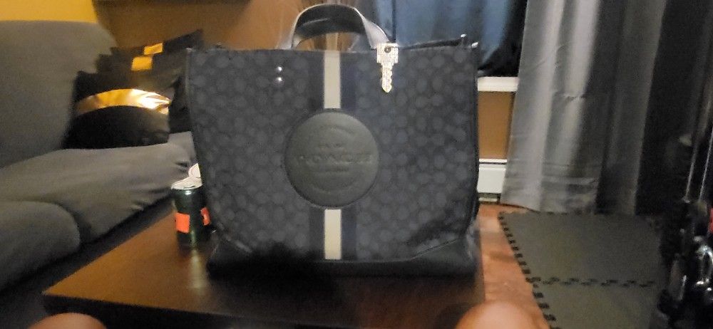 Coach Large Tote Bag 42 Inches