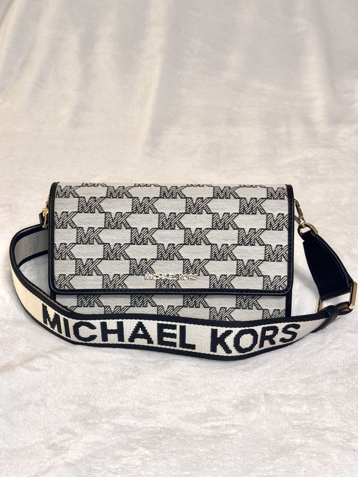 Michael Kors Logo Jacquard Jet Set Item Large Zip Around Wallet Crossbody Black Multi