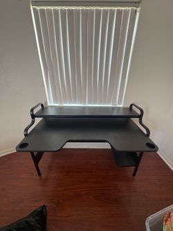 Computer gaming desk