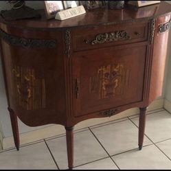 Italian Bufete Console With Fine Inlayed Wood Work