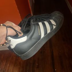 Size 8 Super Stars Black