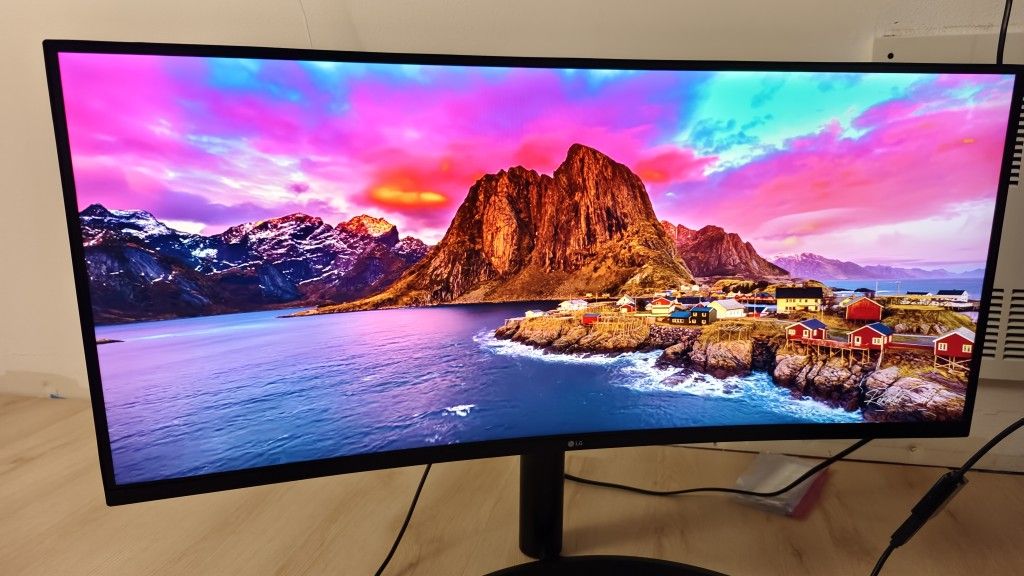LG 35" curved monitor 3440x1440