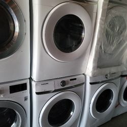 New Dented Samsung 4.5cu Ft Front Load Washer And Stackable Gas Dryer Set 