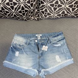 Women’s Shorts Forever 21 Brand New Size 28 