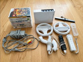Nintendo Wii Console Bundle with Games and Accessories