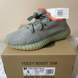 Adidas Yeezy Desert Sage Size 5 Brand New