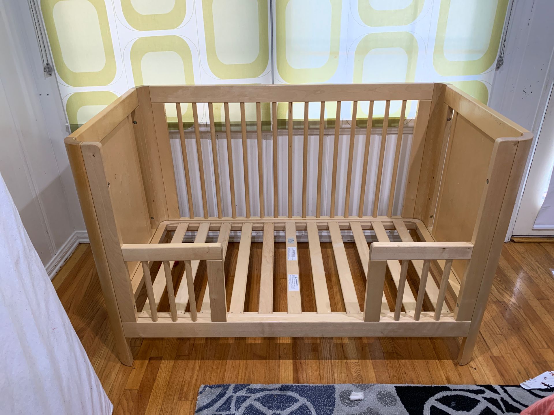 Troll convertible toddler bed. In great shape. I have the mattress and full baby wall as well. It’s in toddler mode now. Pick up only. Cash only