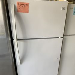 Beautiful Kenmore Refrigerator White 30”