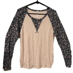 Vanilla Bay sweater size small pink with pattern sleeves