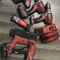 TaladrosY Pistola De Grapas Lámpara Con Cargador 