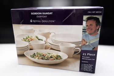 Gordon Ramsey Porcelain Dinnerware Set