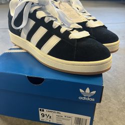 (NEW In Box) Black Adidas Campus 00’s Size 9.5 Men