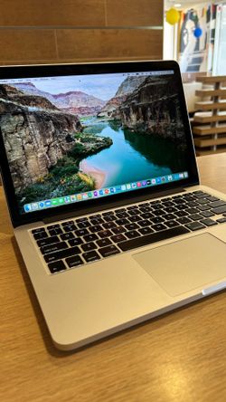 Apple MacBook Pro 13” Retina i5/8GB/256GB SSD $180