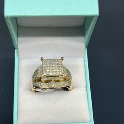 Lady’s ring 14k 11g Diamond size 7