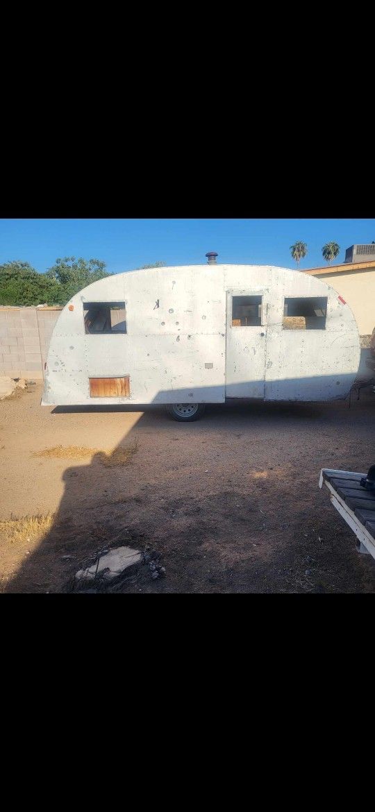 Vintage Canned Ham Travel Trailer