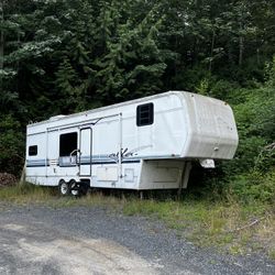 96 Alfa see ya 34’ fifth wheel  - Renovated