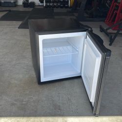 Antarctic Star Household Freezer