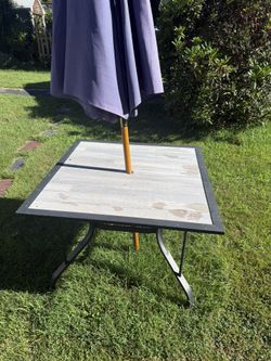 Square Outdoor Table W Umbrella 