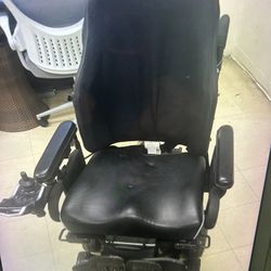 Quantum 610 Wheelchair 