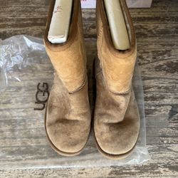 Uggs  Mid Boots Size 7