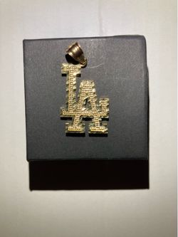 10K YELLOW GOLD LOS ANGELES PENDANT