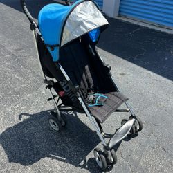 Summer Infant 3D Lite Convenience Stroller, Blue! Easy to fold! Good condition!