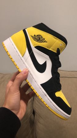 Jordan 1 mid ‘Yellow Toe’ - Size 9.5