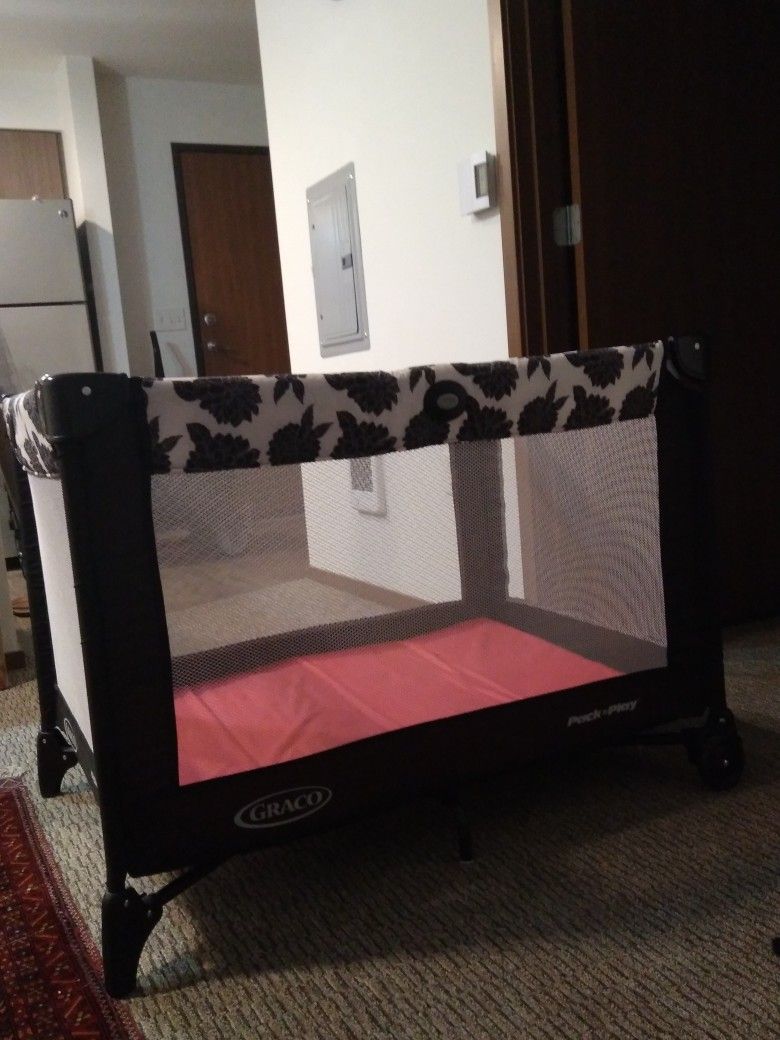 GRACO BABY BED