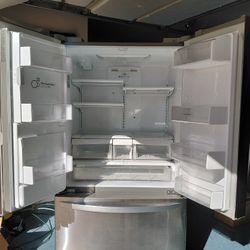 LG Refrigerator ( NOT WORKING)