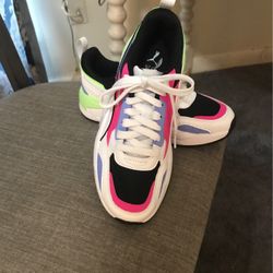 Ladies Puma  $ 30