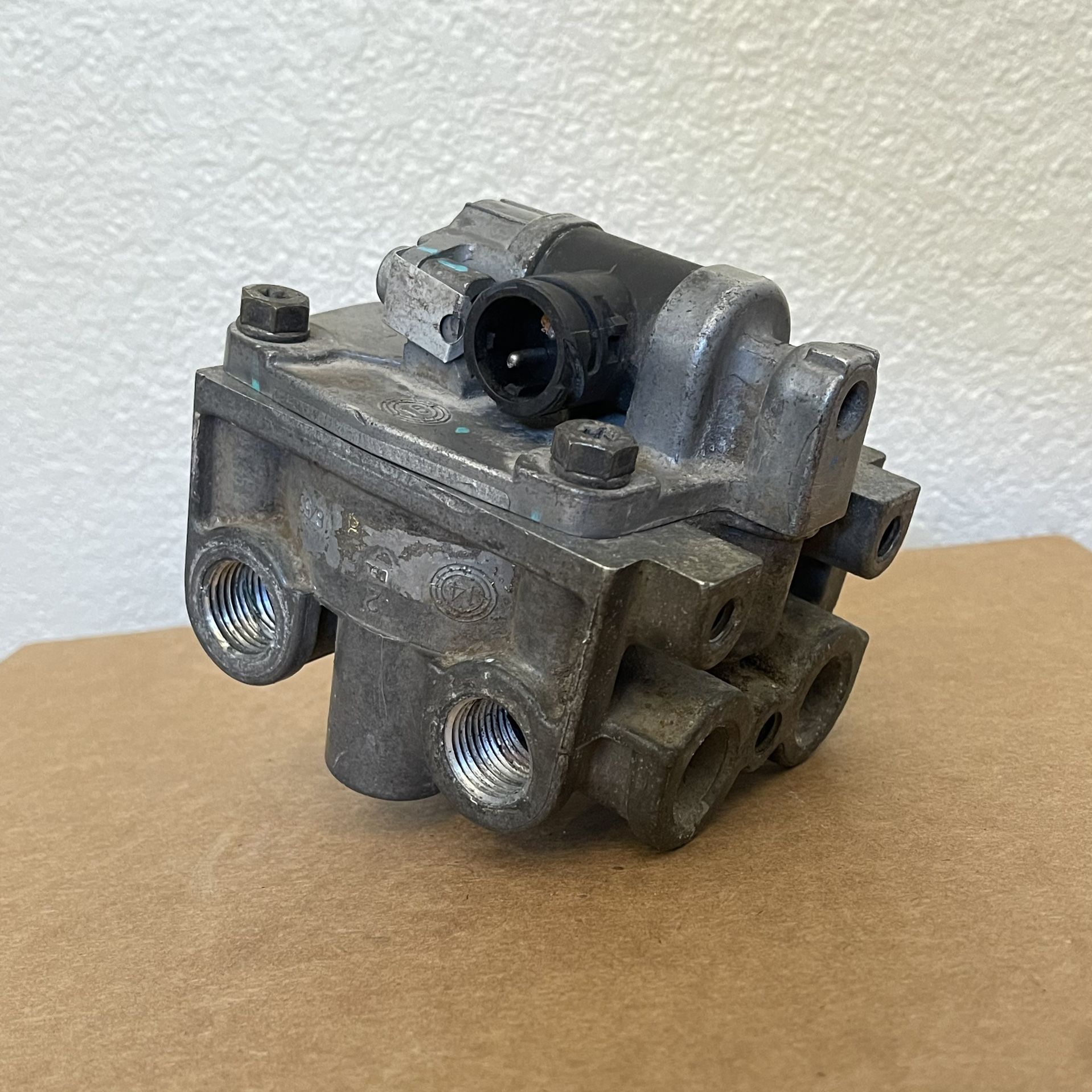 ESP Valve For Volvo Truck VNL (ABS)