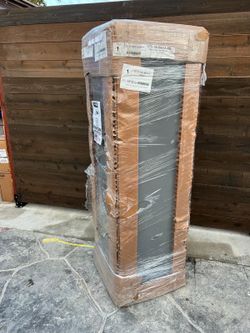 New single wide locker -medium gray standard by Tennsco asking $200 size 18x18x60