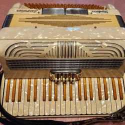 MODERN, 1960'S ACCORDIAN 